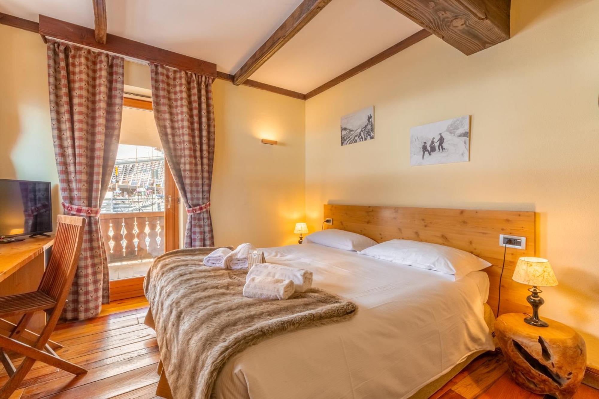 Shatush Hotel 쿠르마예 외부 사진